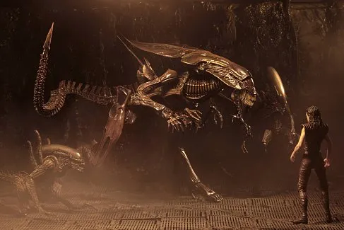 Фигурка Королевы Чужих — Neca Alien Resurrection Ultra Deluxe Alien Queen