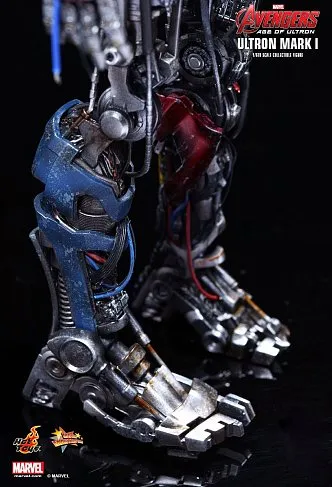 Фигурка Альтрона — Hot Toys Avengers Age of Ultron 1/6 Ultron Mark I