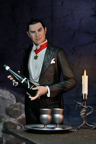 Фигурка Dracula Transylvania — Neca Universal Monsters Ultimate Color