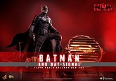 Фигурка Бэтмен 2022 — Hot Toys MMS641 Batman and Bat-Signal 1/6 Collectible Set