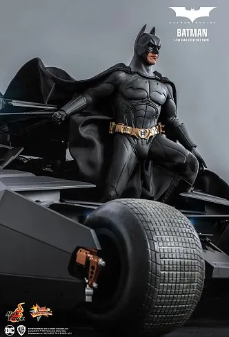 Фигурка Batman Exclusive — Hot Toys MMS595 Batman Begins 1/6