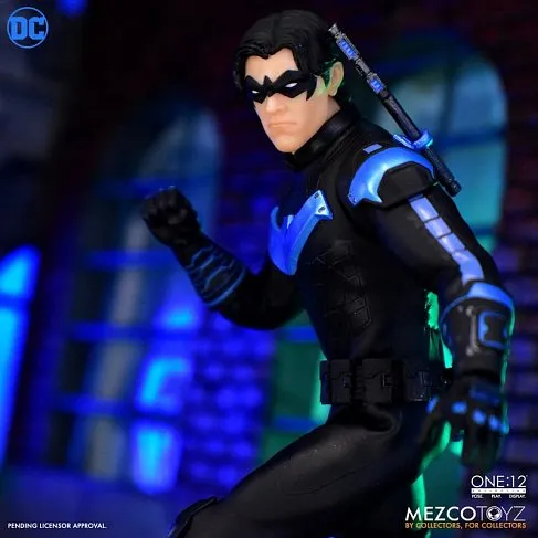 Фигурка Nightwing — Mezco One 12 Collective