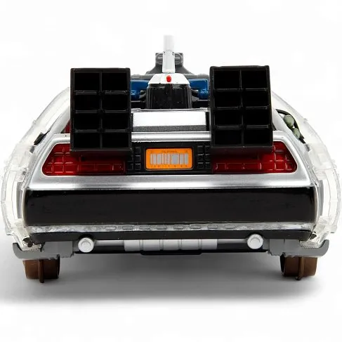 Модель ДеЛориан — Back to the Future 3 1982 DeLorean w Railroad Wheels 1/24 Limited Edition