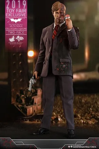 Фигурка Two Face — Hot Toys MMS546 The Dark Knight 1/6