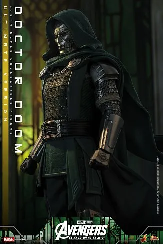 Фигурка Doctor Doom (Ultimate) — Hot Toys MMS907 Avengers Doomsday 1/6