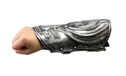 Модель Ezio Auditore Hidden Blade 1/1 — Neca Assassins Creed 2