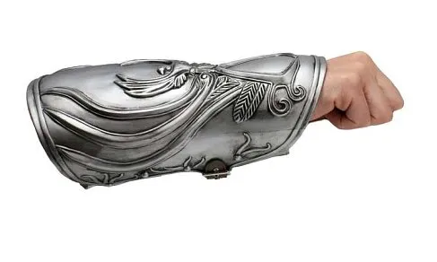 Модель Ezio Auditore Hidden Blade 1/1 — Neca Assassins Creed 2