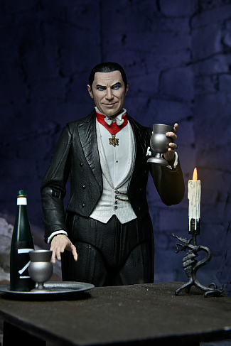 Фигурка Dracula Transylvania — Neca Universal Monsters Ultimate Color