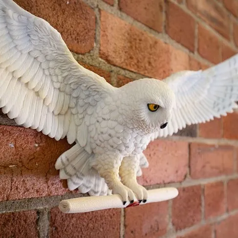 Фигурка Букля — Noble Collection Hedwig Post Wall Decor