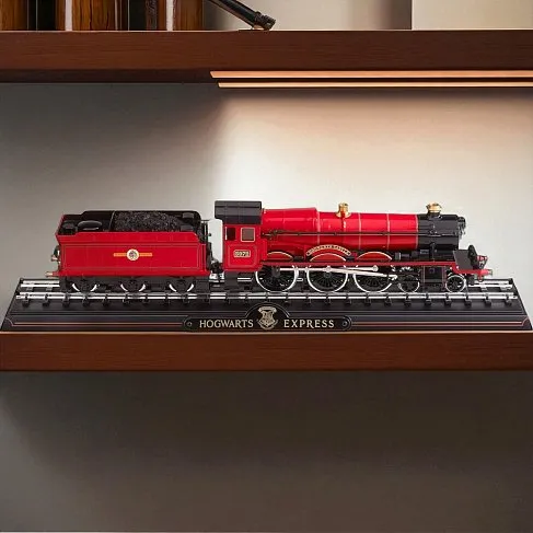 Модель Хогвартский Экспресс — Noble Collection Hogwarts Express Die-cast w Base