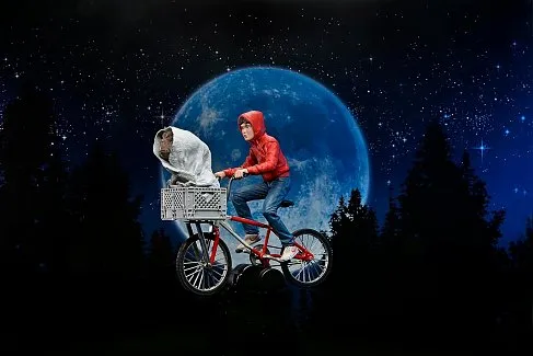 Фигурка Инопланетянин — Neca 40th Anniversary ET Elliott on Bicycle Ultimate