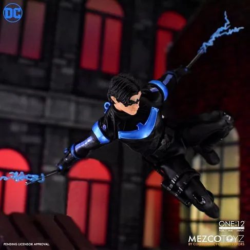 Фигурка Nightwing — Mezco One 12 Collective