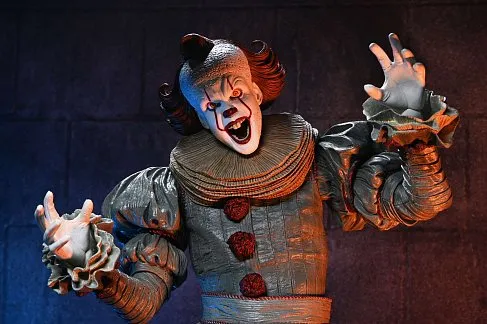 Фигурка Пеннивайз — Neca IT Welcome to Derry 1/4 Scale Pennywise Figure