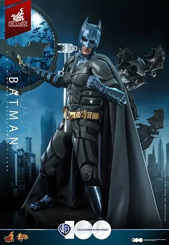 Фигурка Бэтмен — Hot Toys MMS697 WB 100 Batman Exclusive 1/6