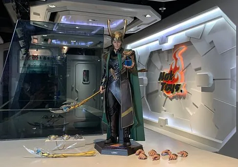 Фигурка Локи — Hot Toys MMS579 Avengers Endgame Loki 1/6