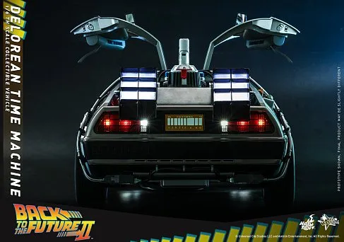Модель DeLorean Time Machine — Hot Toys MMS636 Back to the Future II 1/6
