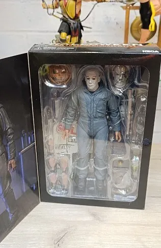 Фигурка Майкл Майерс — Neca Halloween: The Curse of Michael Myers Ultimate BD