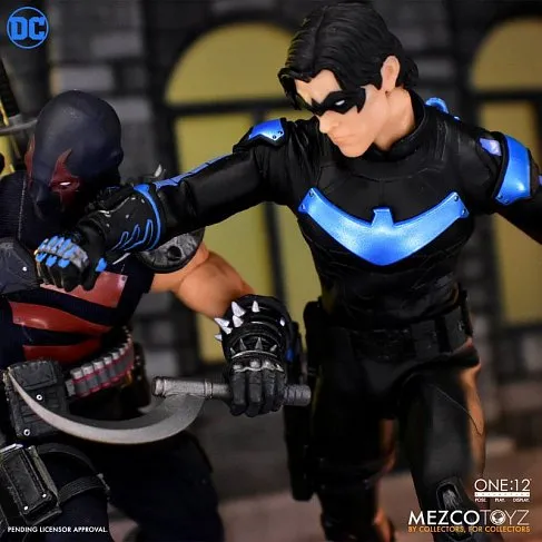 Фигурка Nightwing — Mezco One 12 Collective