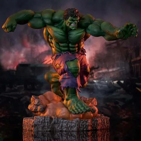 Фигурка Халк — Marvel Hulk Classic Deluxe Gallery Diorama
