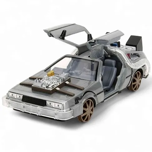 Модель ДеЛориан — Back to the Future 3 1982 DeLorean w Railroad Wheels 1/24 Limited Edition