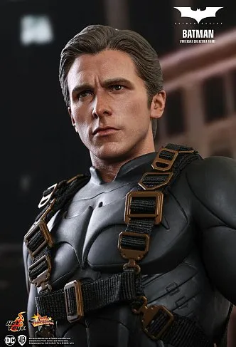 Фигурка Batman Exclusive — Hot Toys MMS595 Batman Begins 1/6