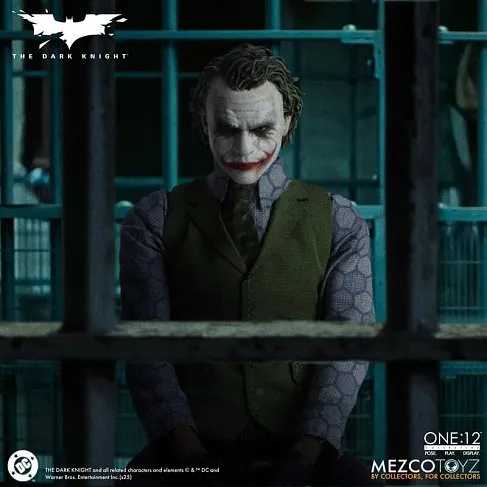 Фигурка Dark Knight Joker — Mezco One 12 Collective