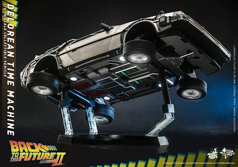 Модель DeLorean Time Machine — Hot Toys MMS636 Back to the Future II 1/6