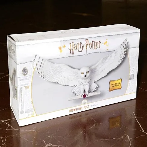 Фигурка Букля — Noble Collection Hedwig Post Wall Decor
