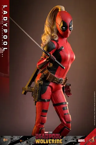 Фигурка Дэдпул — Hot Toys MMS747 Deadpool Wolverine Ladypool 1/6