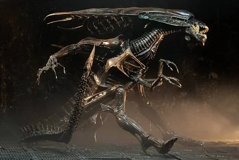 Фигурка Королевы Чужих — Neca Alien Resurrection Ultra Deluxe Alien Queen