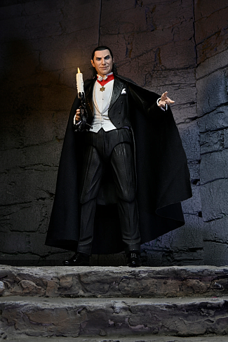 Фигурка Dracula Transylvania — Neca Universal Monsters Ultimate Color