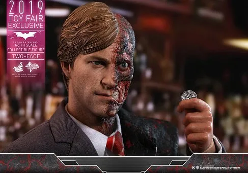 Фигурка Two Face — Hot Toys MMS546 The Dark Knight 1/6