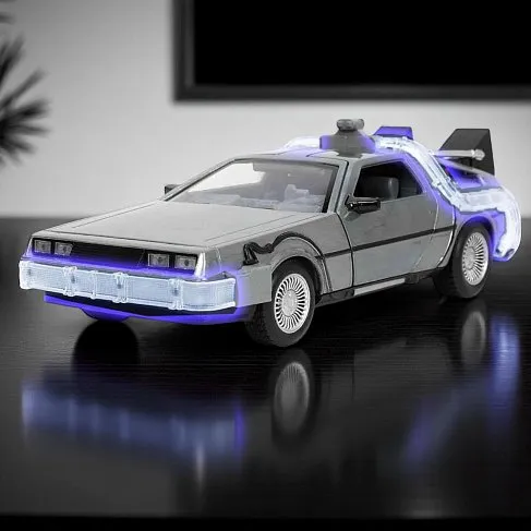 Модель ДеЛориан — Back to the Future 2 Die-Cast Time Machine 1/24