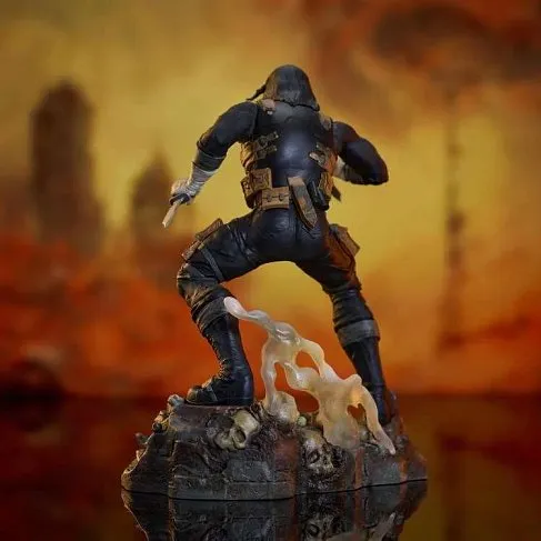 Фигурка BRZRKR — Gallery Diorama