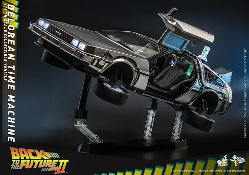Модель DeLorean Time Machine — Hot Toys MMS636 Back to the Future II 1/6