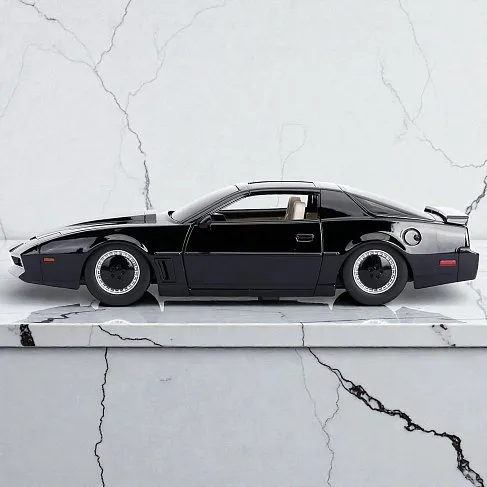 Модель KITT — Knight Rider Diecast Model 1/24 1982 Pontiac