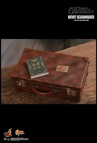 Фигурка Ньюта Саламандера — Hot Toys MMS512 Fantastic Beast 1/6 Newt Scamander