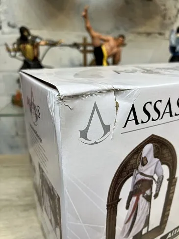 Статуэтка Altair and Ezio — Nemesis Now Assassins Creed Bookends BD