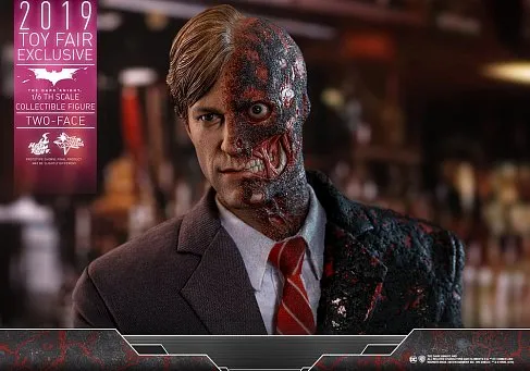 Фигурка Two Face — Hot Toys MMS546 The Dark Knight 1/6