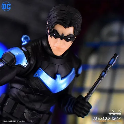 Фигурка Nightwing — Mezco One 12 Collective