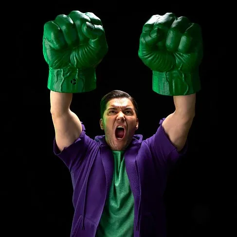 Кулаки Халка — Hasbro Marvel Legends Incredible Hulk Electronic Fists