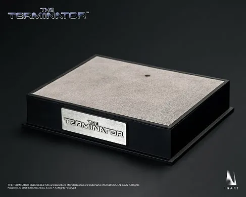 Фигурка Terminator T-800 — Inart AgA031 1/6 Collectible Figure