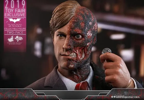 Фигурка Two Face — Hot Toys MMS546 The Dark Knight 1/6