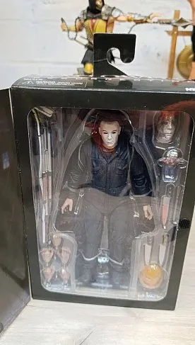Фигурка Майкл Майерс — Neca Halloween Resurrection Michael Myers Ultimate BD