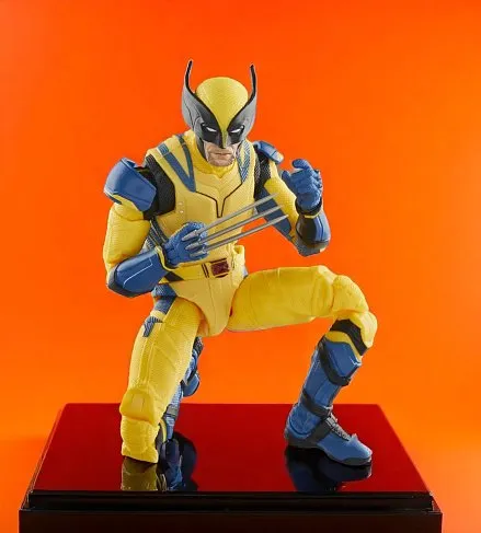 Фигурка Росомаха — Hasbro Marvel Legends Deadpool and Wolverine Figure