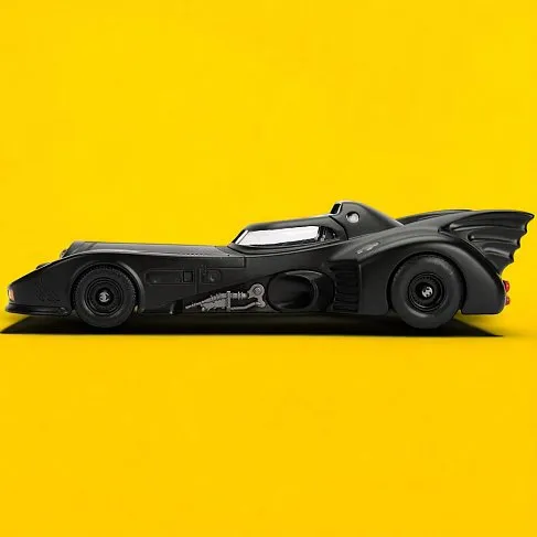 Модель Бэтмобиля — Batmobile 1989 1/24 w Batman Figure