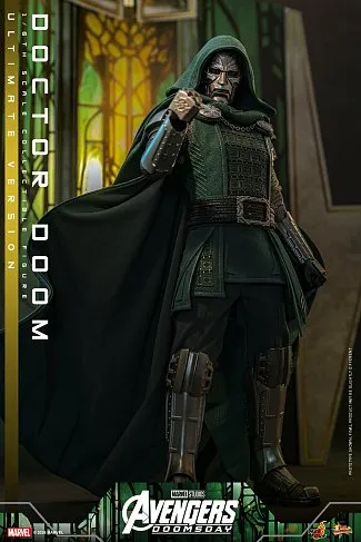 Фигурка Doctor Doom (Ultimate) — Hot Toys MMS907 Avengers Doomsday 1/6