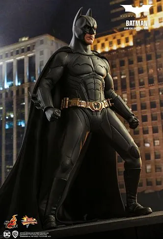 Фигурка Batman Exclusive — Hot Toys MMS595 Batman Begins 1/6