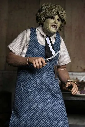 Фигурка Leatherface Old Lady Mask Clothed — Neca Texas Chainsaw Massacre Figure