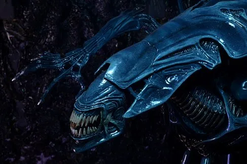 Фигурка Королева Чужих — Neca Aliens Xenomorph Queen Ultra Deluxe Boxed Figure